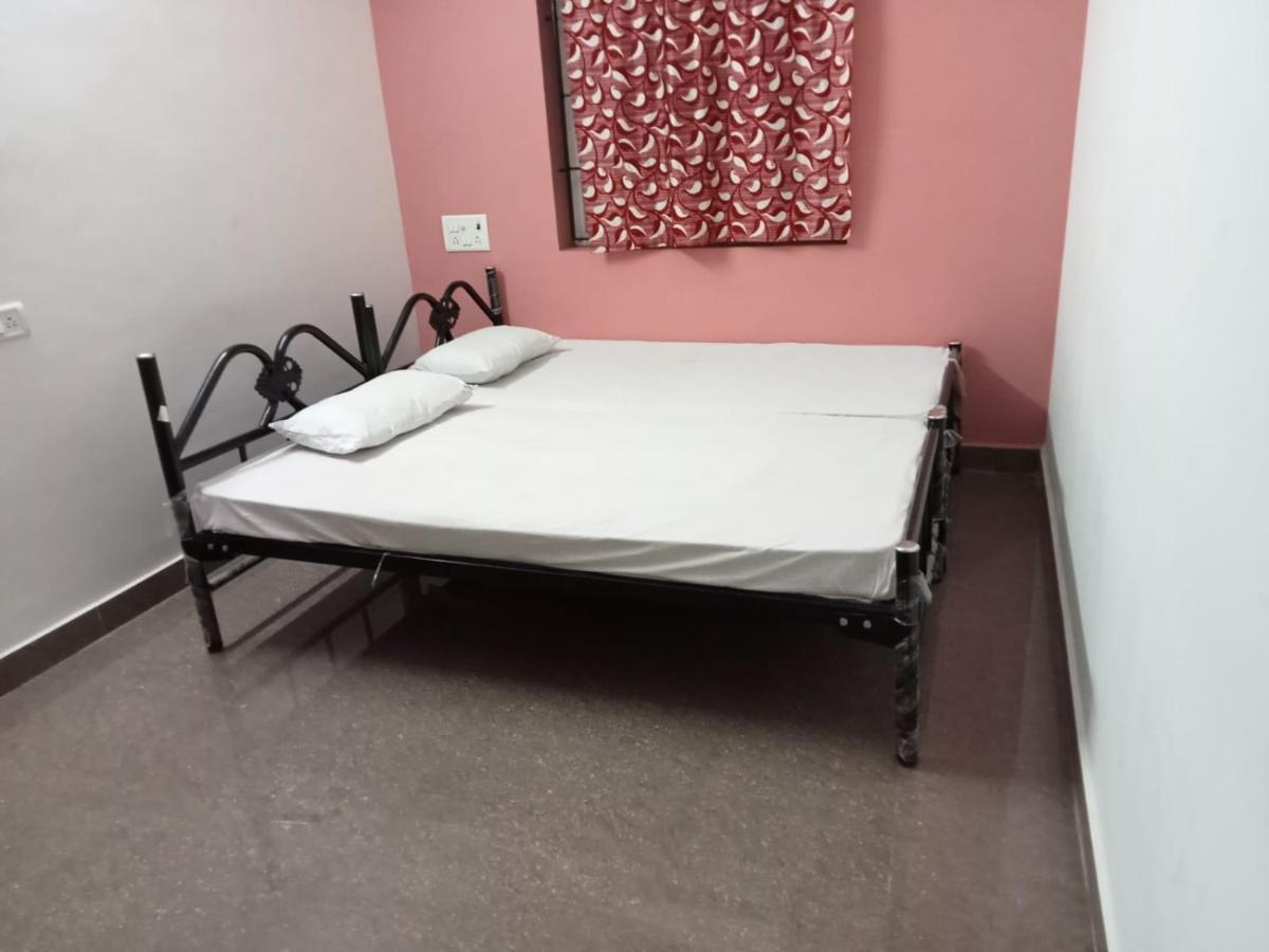 Aparthotel Allamanda Abode à Chennai Extérieur photo